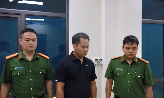 Vụ lan can đá ở Lào Cai gãy đổ sau bão Yagi: Bắt thêm một giám đốc dùng hồ sơ năng lực khống 