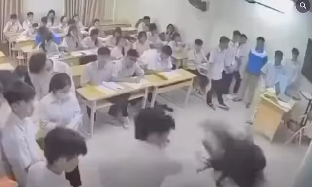 Vụ nam sinh đánh cô giáo gãy mũi: 'Xử lý nghiêm, nhưng cũng cần tạo cơ hội để sửa chữa sai lầm'