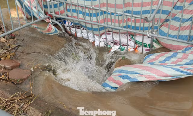 Vụ nam sinh ngã xuống cống tử vong: Tuyến đường cứ mưa là ngập, dân kiến nghị nhiều lần chưa khắc phục