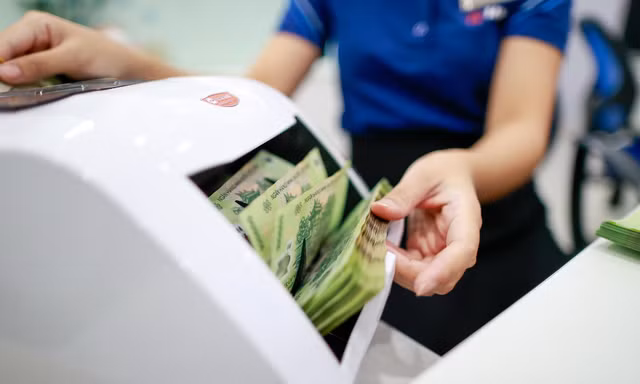 Mỗi tháng gửi ngân hàng 5 triệu, cô gái sở hữu một chồng sổ tiết kiệm