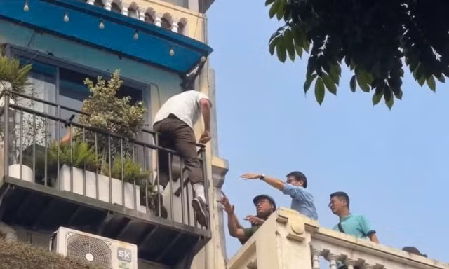 Cháy nhà 4 tầng trên phố Tràng Tiền, Hà Nội