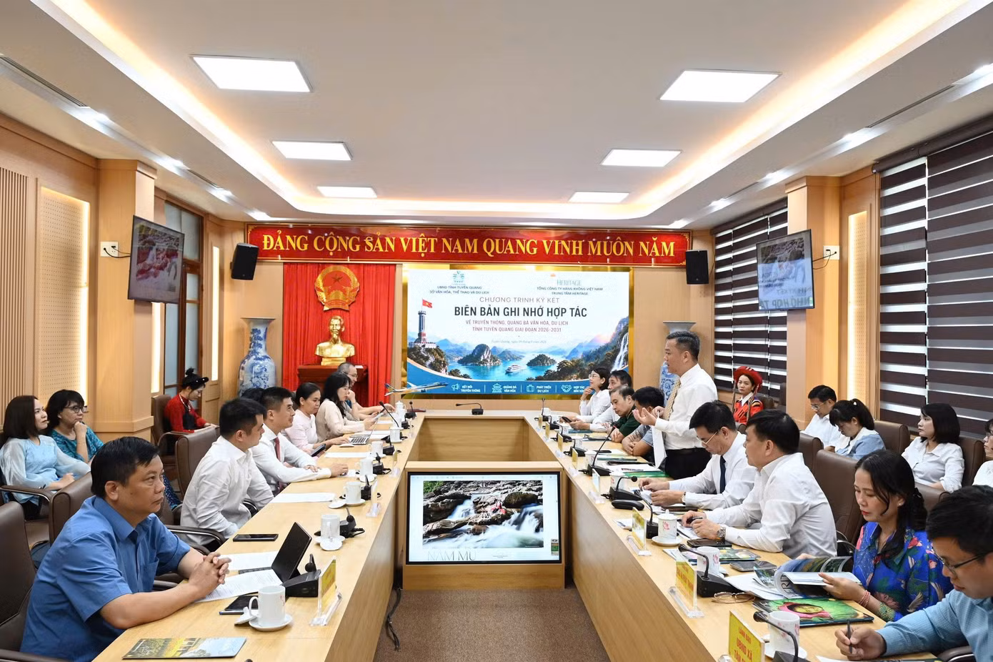 quangcanh.jpg