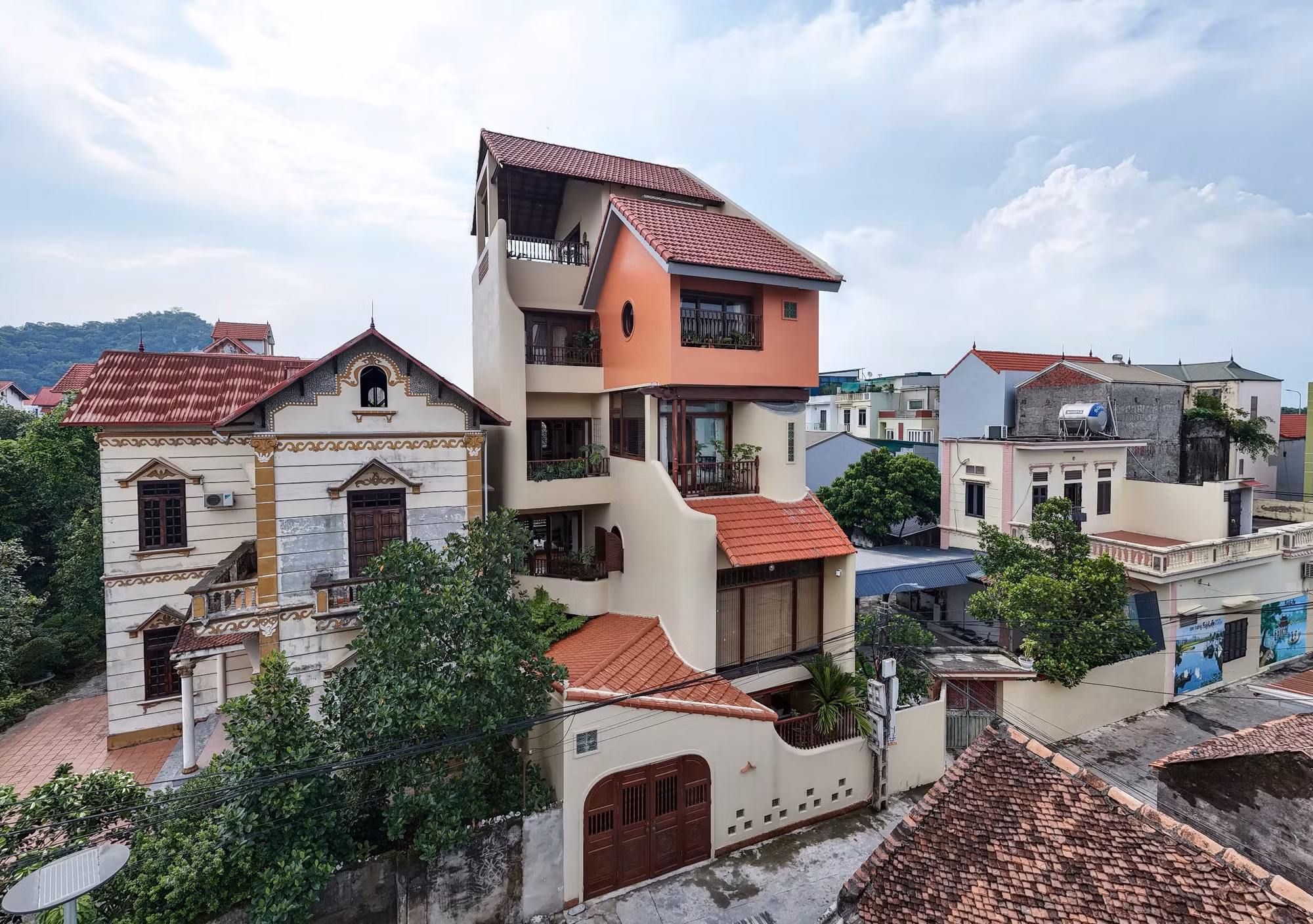 Ngôi nhà 100m² ngoại thành Hà Nội có phòng ngủ như tổ chim