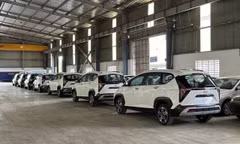 Mẫu xe Hyundai 7 chỗ rao bán xả kho, giá chỉ ngang xe cỡ A