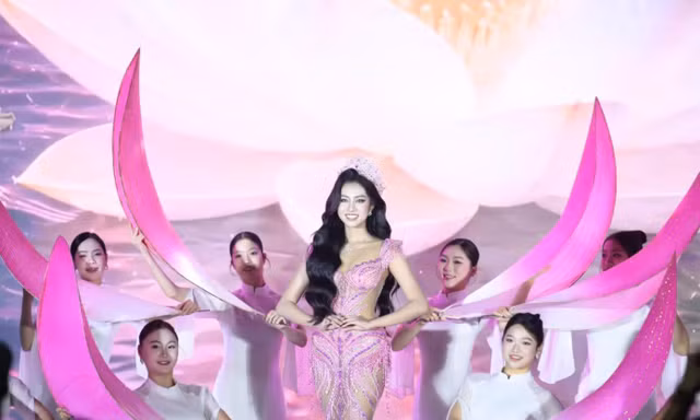 HÀNH TRÌNH 40 NĂM HOA HẬU VIỆT NAM