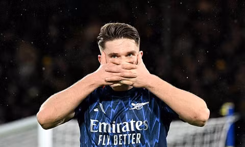 Arsenal đè bẹp Leeds, xây chắc ngôi đầu Ngoại hạng Anh