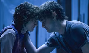 Fan sốc khi cặp đôi “bền” nhất phim Stranger Things chia tay sau 10 năm hẹn hò