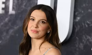 Millie Bobby Brown tái xuất với phim hài lãng mạn: Người hóng, kẻ chê không hợp