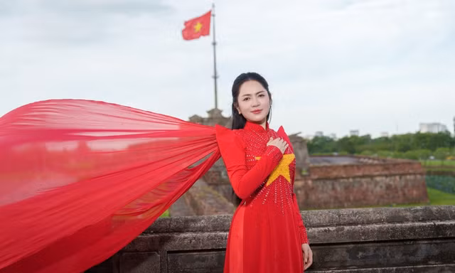 'Nữ ca sĩ tỷ view' Duyên Quỳnh quảng bá nét đẹp về văn hóa, con người của đất nước nhân dịp Quốc khánh 2/9