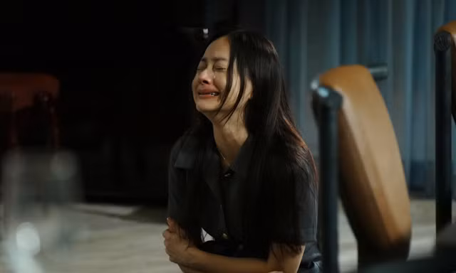 Diễn viên Lan Phương khóc hết nước mắt gây 'ám ảnh' cho khán giả khi kết hợp với hai 'nam thần trăm tỷ'