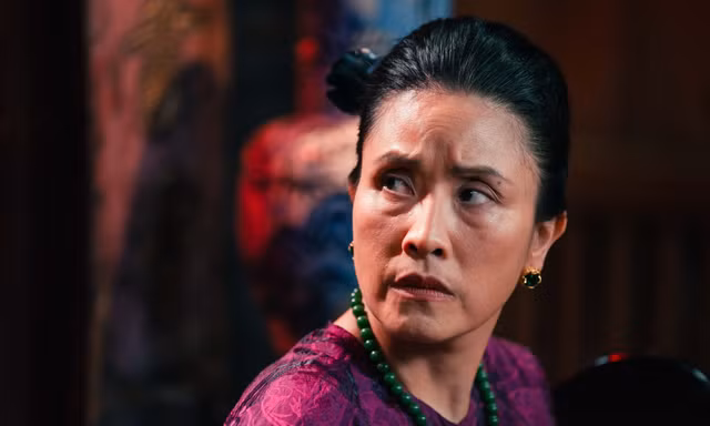 'Kiều nữ làng hài đời đầu' Kiều Oanh tái xuất màn ảnh, gây tò mò với vẻ ngoài bí hiểm