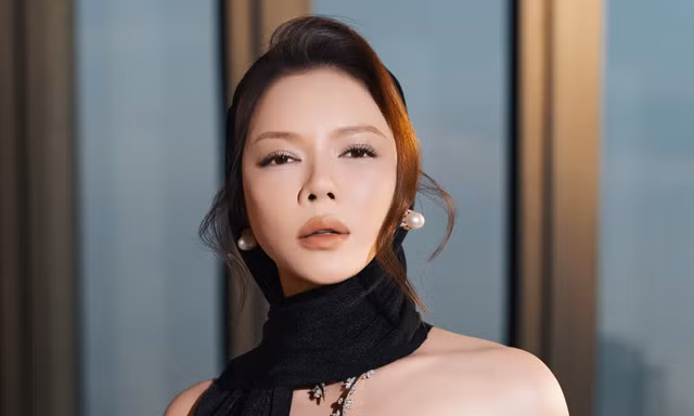 'Nữ hoàng kim cương' Lý Nhã Kỳ hóa 'nữ thần' với sức hút khó cưỡng khi hội ngộ 'dàn sao' Việt