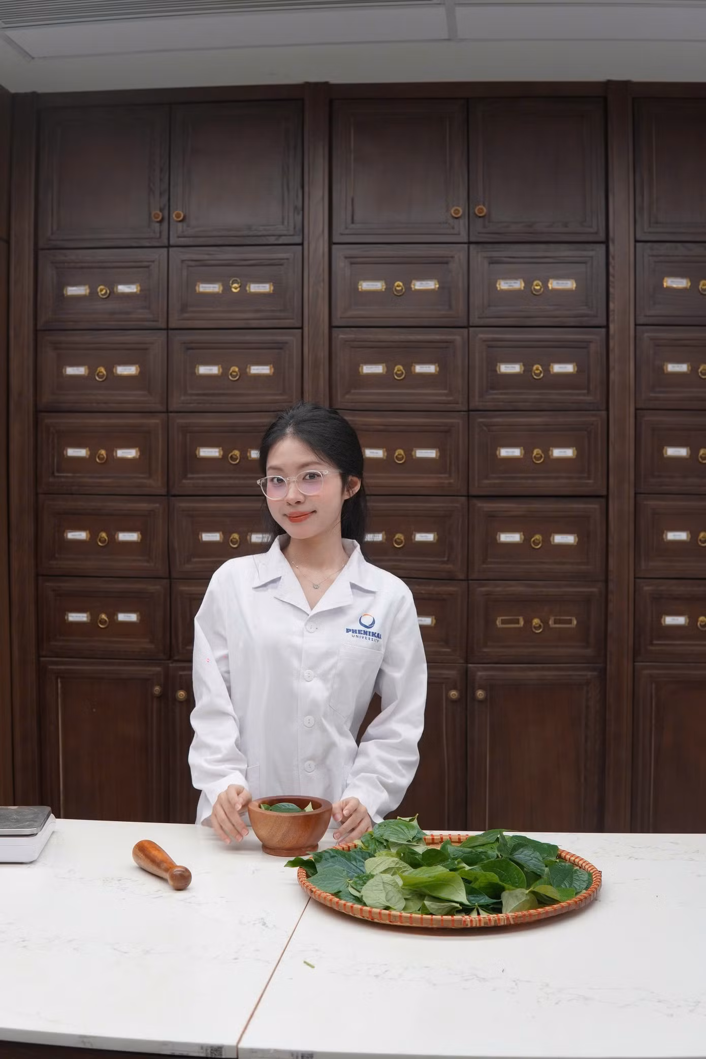 anh-mac-ao-blouse-anh-chan-dung.jpg