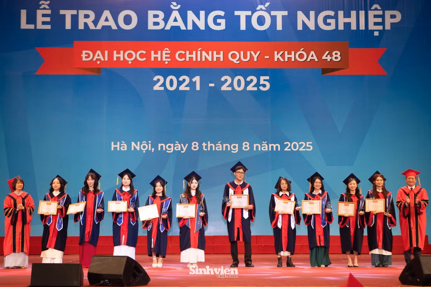 dav-tot-nghiep-k48-10.jpg