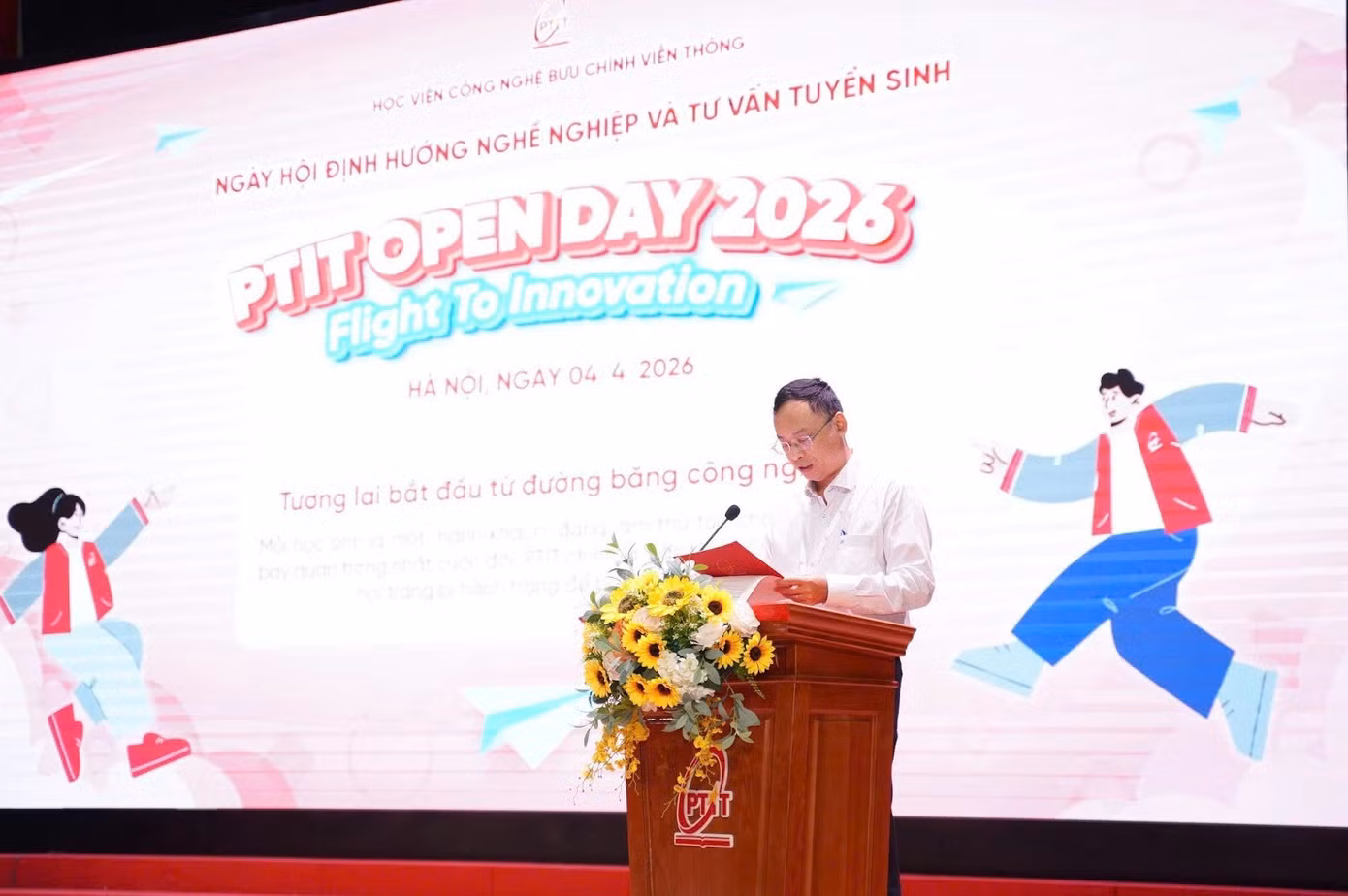 PGS,TS. Trần Quang Anh, Phó Giám đốc Học viện Công nghệ Bưu chính Viễn thông, phát biểu tại chương trình PTIT Open Day 2026.