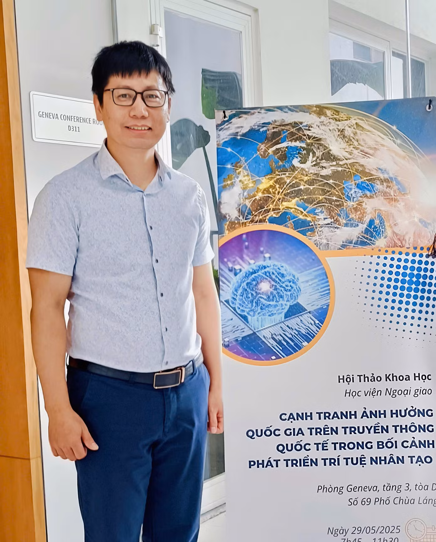 cung-theo-tien-si-mot-nha-bao-chuyen-nghiep-hien-nay-khong-chi-la-nguoi-sang-tao-noi-dung-da-phuong-tien-da-nen-tang-da-kenh-ma-con-la-nguoi-nam-vung-quy-trinh-san-xuat-san-pham-bao-chi-truyen-thong-tham-g.jpg