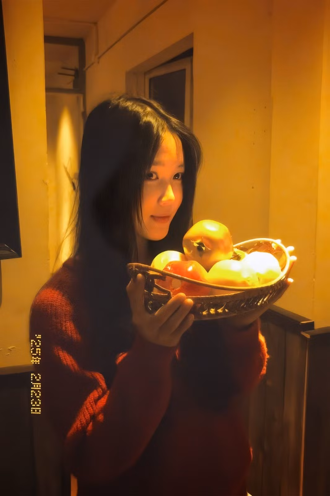 Theo Huyền Trang, thực trạng “soi mói” tiếng Anh xuất phát từ định kiến xã hội rằng nói tiếng Anh phải “chuẩn như người bản xứ”.