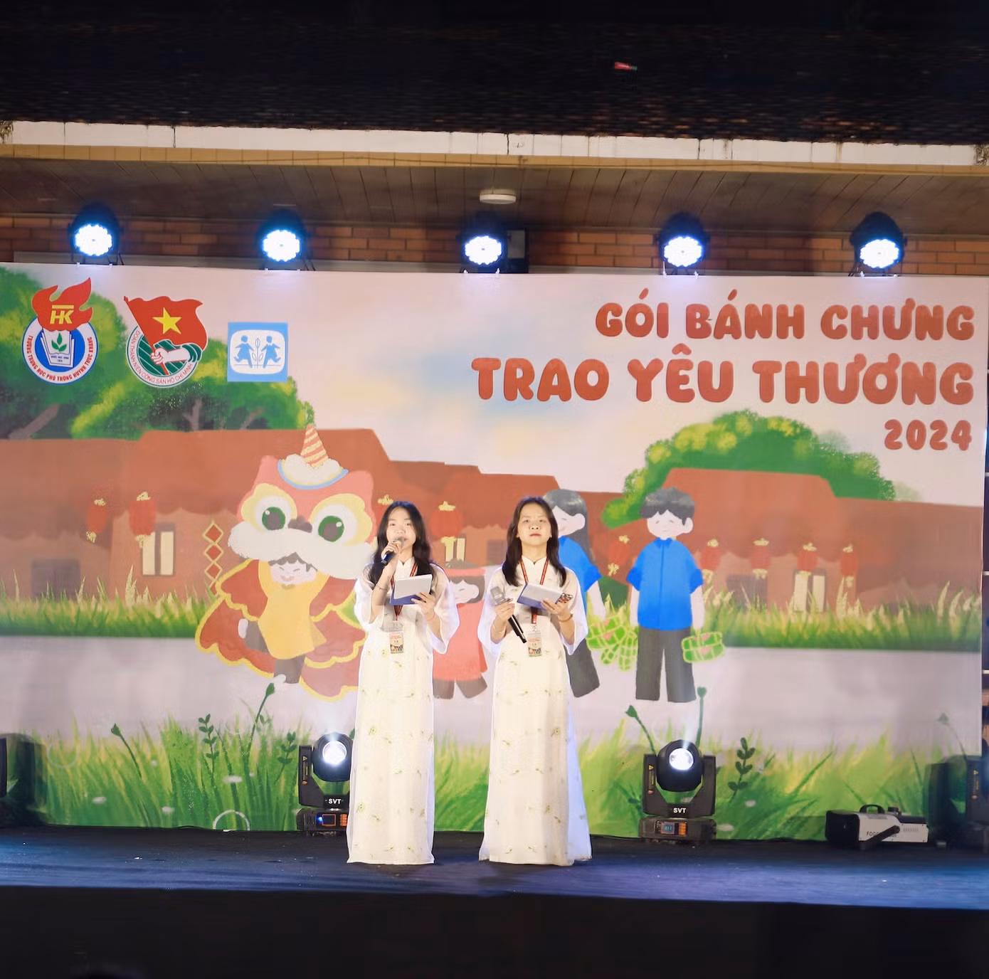 Thục Chi đảm nhận vai trò MC trong dự án “Gói bánh chưng Trao yêu thương”.