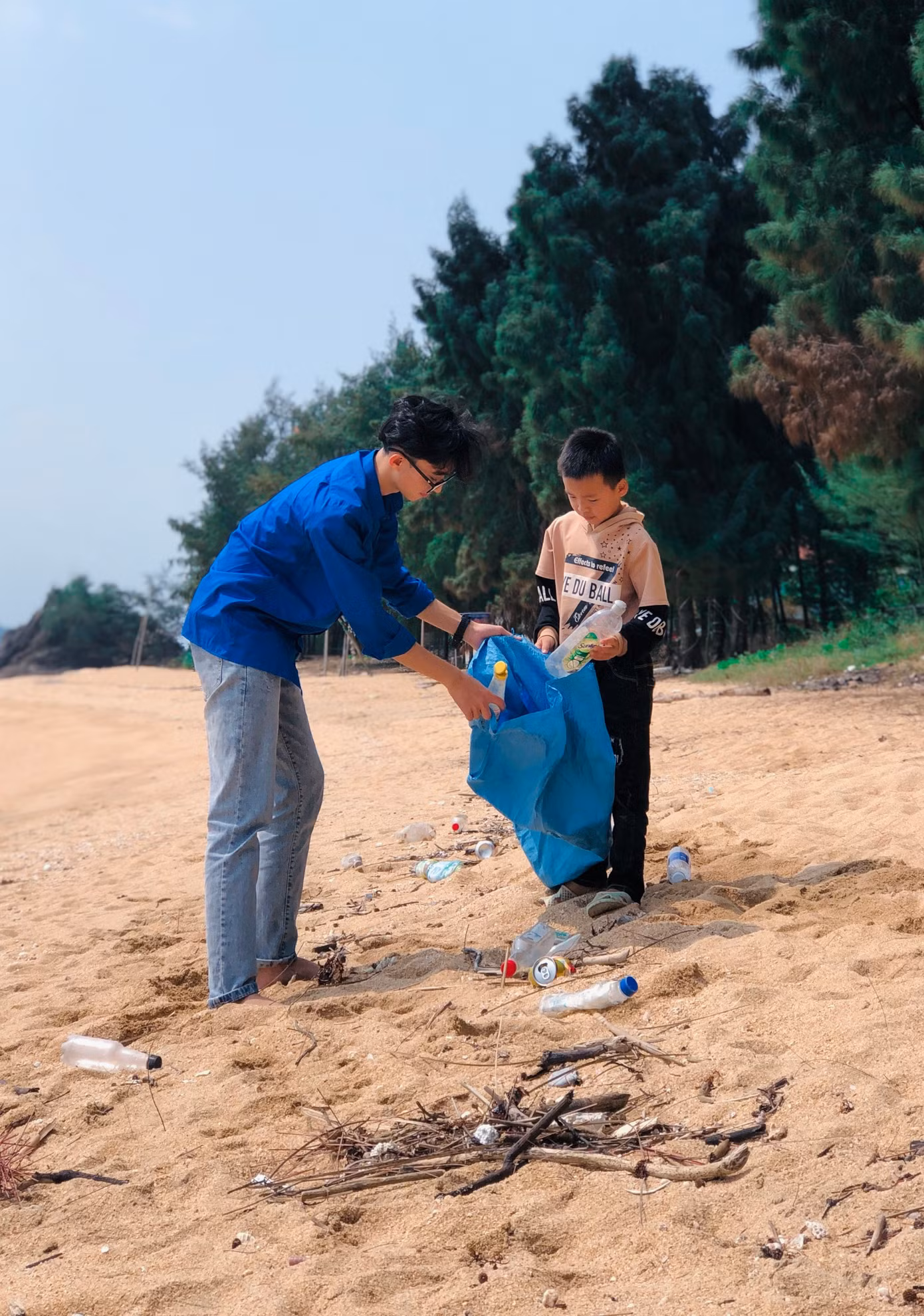 tham-gia-hoat-dong-vi-moi-truong-tai-dia-phuong-dao-cai-chien-tinh-quang-ninh.jpg