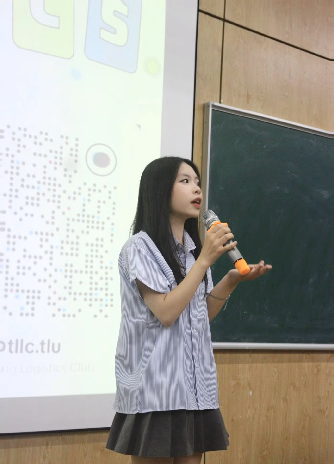 khuc-minh-an-sinh-vien-nam-cuoi-nganh-logistics-va-quan-ly-chuoi-cung-ung.jpg