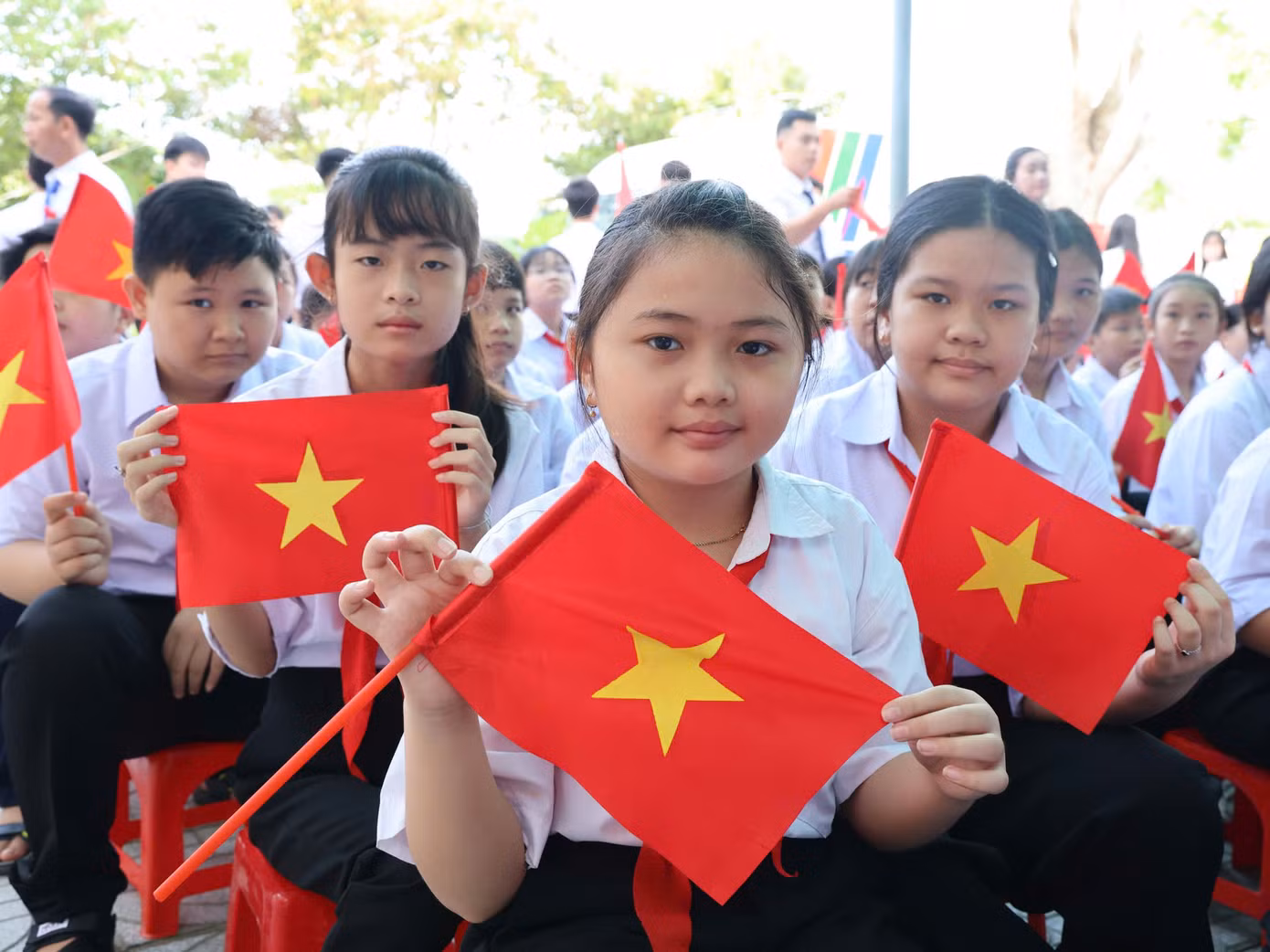 Rộn ràng khai giảng năm học mới: 26 triệu học sinh, sinh viên tới trường ảnh 63