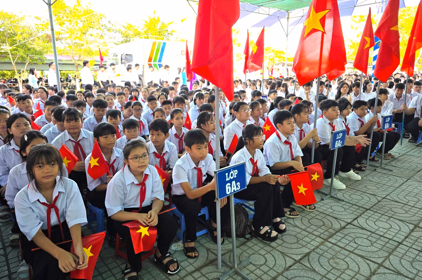 Rộn ràng khai giảng năm học mới: 26 triệu học sinh, sinh viên tới trường ảnh 62