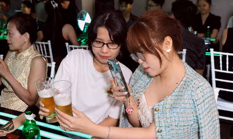 Những khoảnh khắc "Special" bắt đầu từ một bàn tiệc sẻ chia