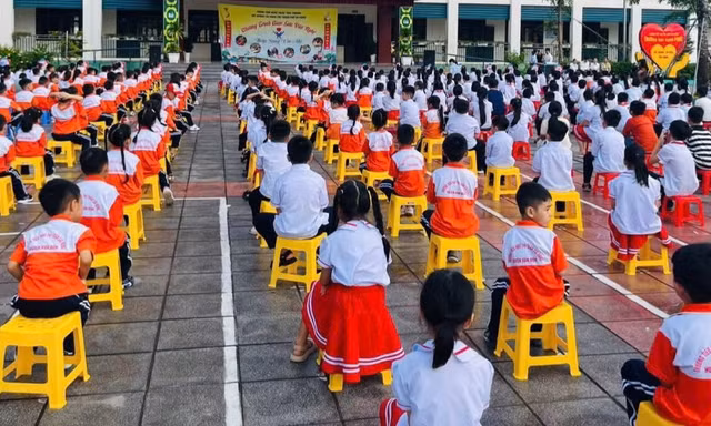 Cô giáo chủ nhiệm bị tạm đình chỉ vì phản ánh đánh học sinh 