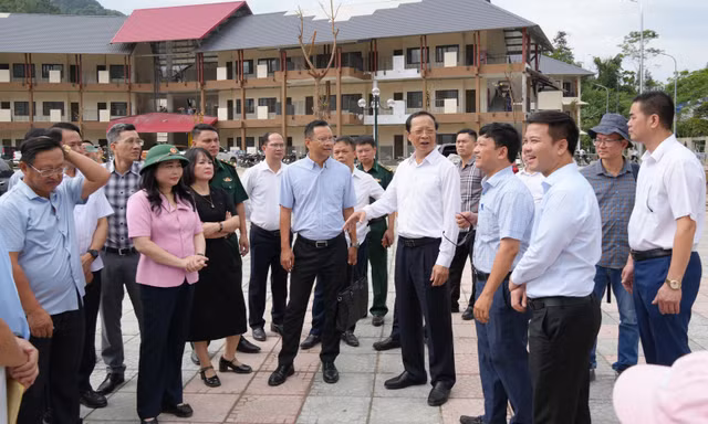 Trường nội trú vùng biên Lào Cai được chọn là điểm cầu trung tâm của lễ khai giảng