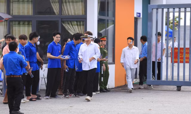Sáng nay, thí sinh Chuyên Tuyên Quang làm nốt bài thi tốt nghiệp