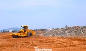 Phát lộ 'núi rác' dưới lòng đất khi thi công khu công nghiệp 1.555 tỷ