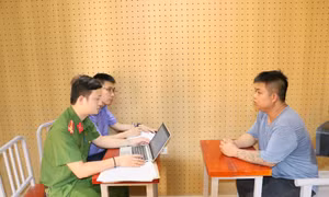Giả danh phóng viên, quay lén CSGT để 'tống tiền', nhóm đối tượng bị khởi tố 