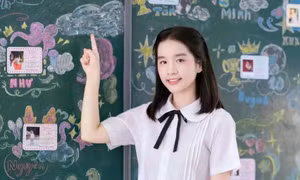 Cô học trò mê sách ở vùng núi Hà Tĩnh chinh phục ngôi vị thủ khoa chuyên Văn