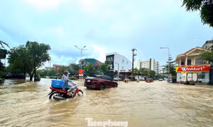Mưa tầm tã ngày đêm, cảnh báo nguy cơ ngập lụt cục bộ tại Hà Tĩnh