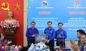 Tuổi trẻ Nghệ An vun đắp tình hữu nghị Việt Nam - Lào