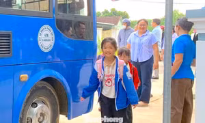 Vụ hàng trăm học sinh nghỉ học: Hầu hết học sinh đã đến trường