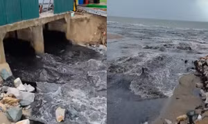Lộ nguyên nhân dòng nước đen tràn ra bãi biển Sầm Sơn