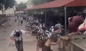 Học sinh lớp 12 bị nhóm người đột nhập vào trường đánh đến nhập viện