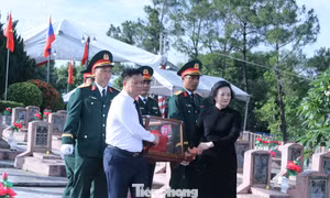 Lễ an táng hài cốt liệt sĩ quân tình nguyện và chuyên gia hy sinh tại Lào