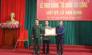 Trao Bằng ‘Tổ quốc ghi công’ cho thân nhân liệt sĩ sau nhiều năm chờ đợi 