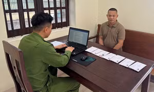 Đang chấp hành án treo về tội đánh bạc lại tiếp tục lập sới bạc