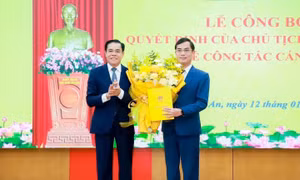 Tiến sĩ Nguyễn Văn Khoa làm Giám đốc Sở Giáo dục và Đào tạo Nghệ An