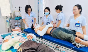 Hai người bị bỏng nặng khi dùng bình gas thui thịt chó