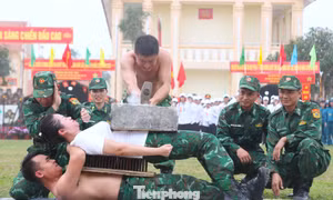 Thót tim với màn nằm trên mảnh chai, bàn chông phá đá của người lính biên phòng