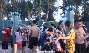 Du khách tố bị 'cấm cửa' tắm tráng, cơ quan chức năng Cửa Lò nói gì? 