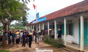 Vụ hàng trăm học sinh nghỉ học: Phụ huynh thừa nhận sai khi ngăn con đến trường
