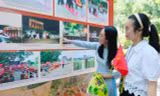 Giới trẻ nô nức check-in, tham quan triển lãm 'Lăng Bác - Trái tim Tổ quốc'