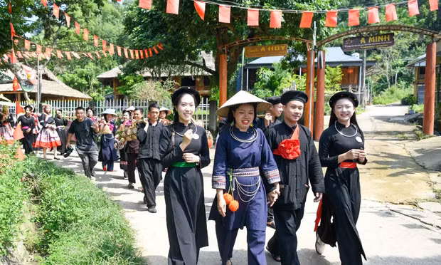 Thí sinh Hoa hậu Việt Nam 2026 tìm hiểu về đám cưới truyền thống của người Tày