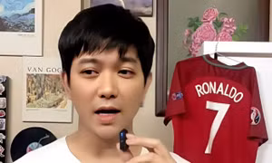 Ca sĩ Tim gây phẫn nộ, mỉa mai Messi