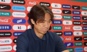 Nhà hàng từ chối phục vụ HLV tuyển Hàn Quốc sau thất bại World Cup 